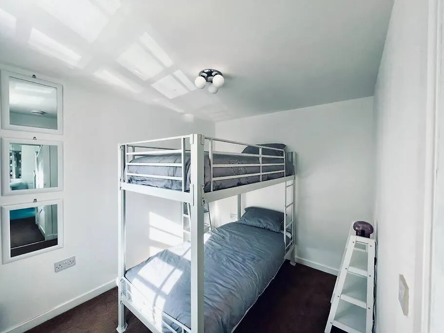 Luxe 4 Bedroom City Centre House Edinburgh