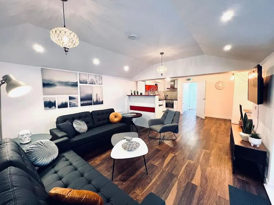 Luxe 4 Bedroom City Centre House Edinburgh
