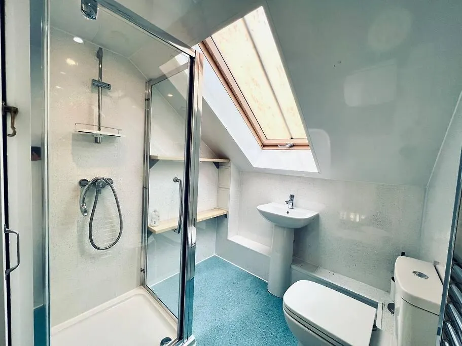 Luxe 4 Bedroom City Centre House Edinburgh 0*,