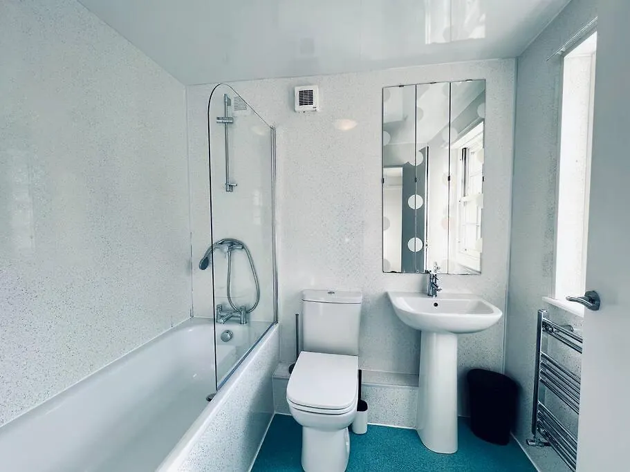 Luxe 4 Bedroom City Centre House Edinburgh 0*,  United Kingdom