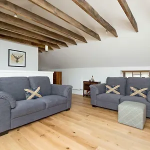 Joivy Trendy 1-bedroom Main Door House In New Town Holiday home
